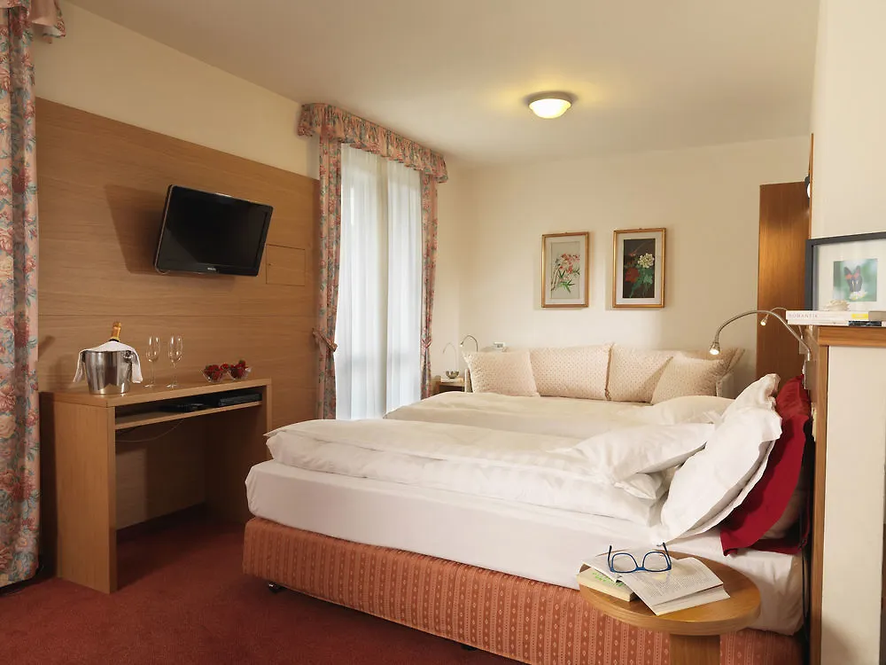 Hotel Miralago Bossico
